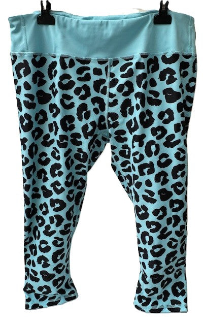 Last Chance - Pale Turquoise Leopard Activewear Leggings -Size 22-24 - Waistband Pocket - Capri 21"