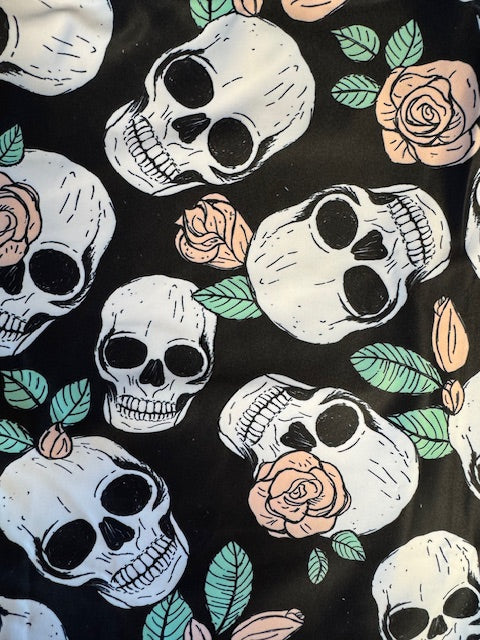 Last Chance - Skulls & Roses Women Activewear Leggings - Size 22-24 - Waistband Pocket - Tall 33" Legging Length