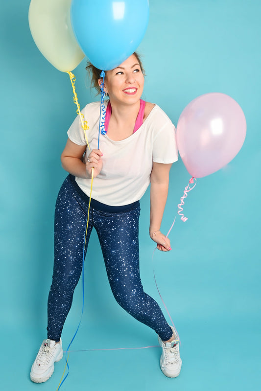 Night Sky Active Leggings - Size 6-8 - Waistband Pocket - Capri 21" Legging Length